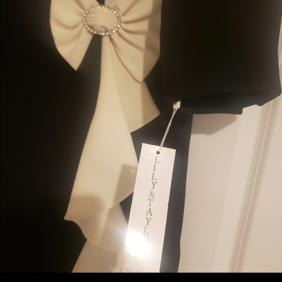 👗 - Picture 3 of 5